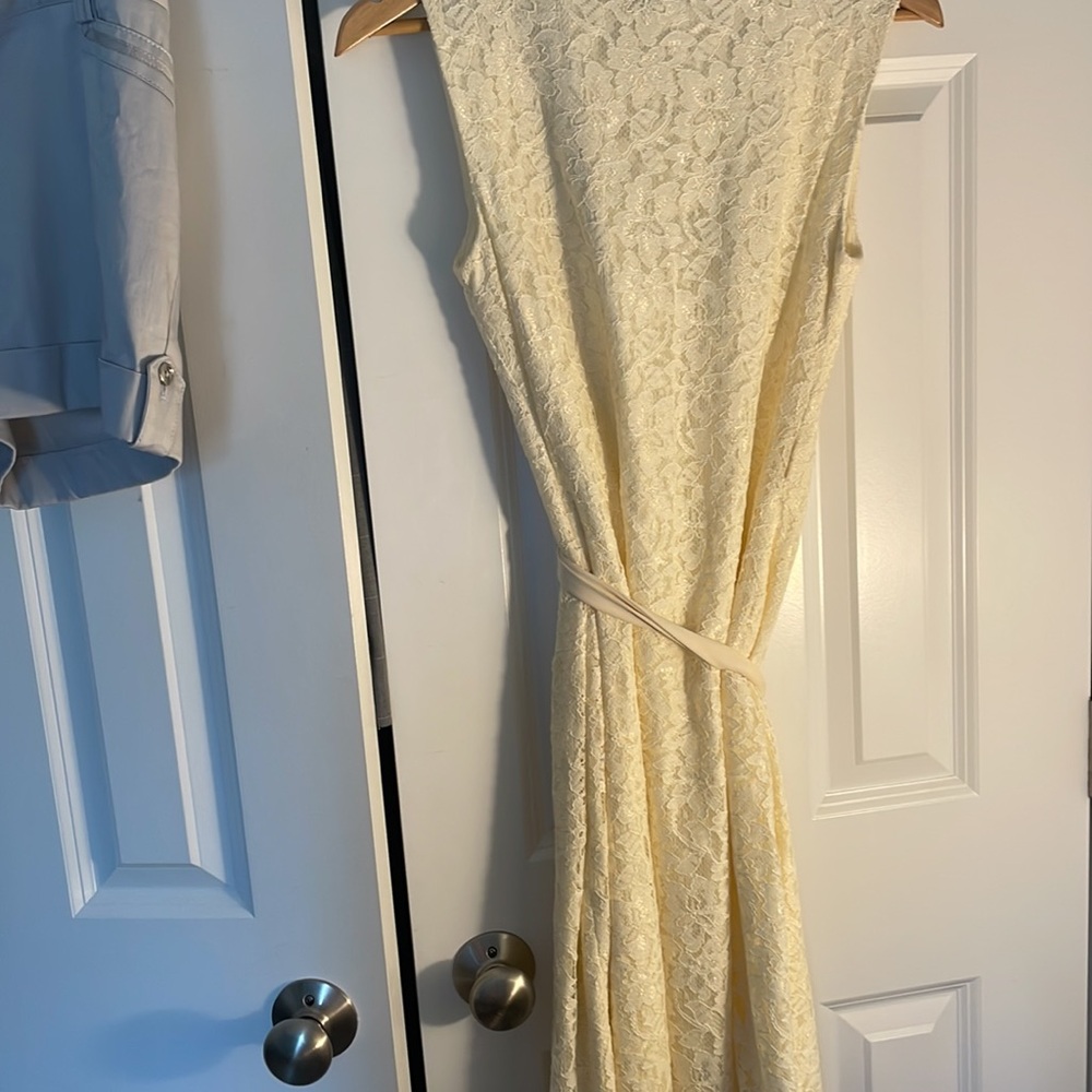 Diane Von Fustenburg wrap dress. Light yellow color never worn with tag - Picture 4 of 5